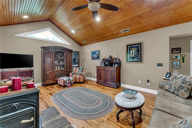 12036 SE Campbell Road, West Fork, AR 72774