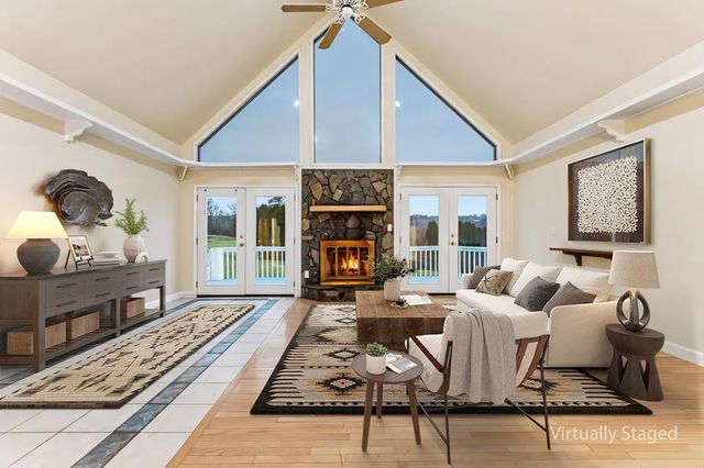 286 Mccombs Road, Murphy, NC 28906
