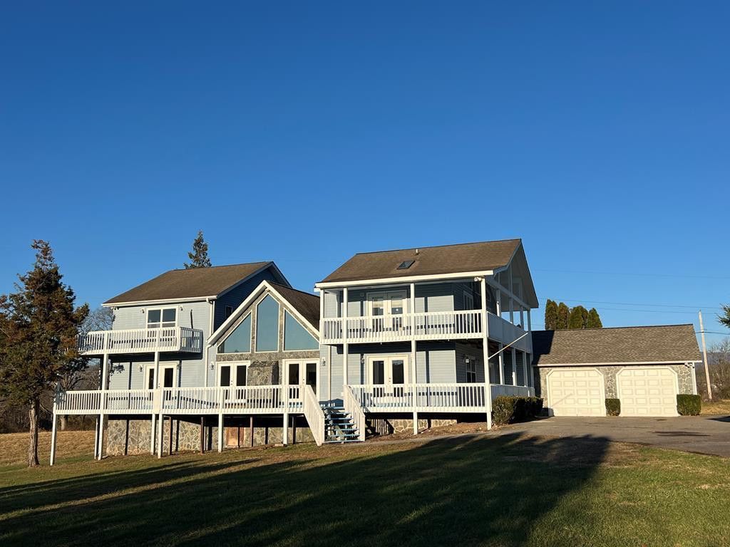 286 Mccombs Road, Murphy, NC 28906