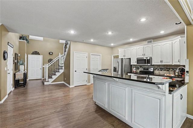 5304 Mullen Road, Shawnee, KS 66216