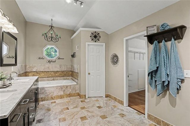 5304 Mullen Road, Shawnee, KS 66216