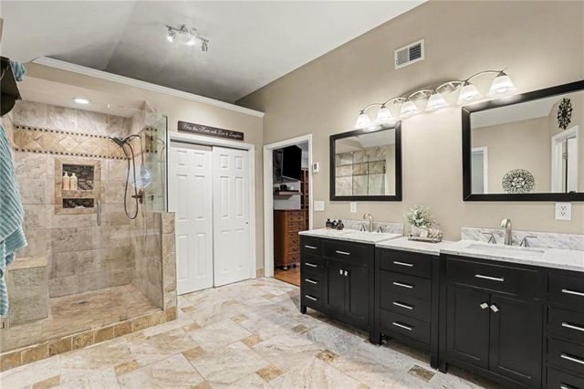 5304 Mullen Road, Shawnee, KS 66216