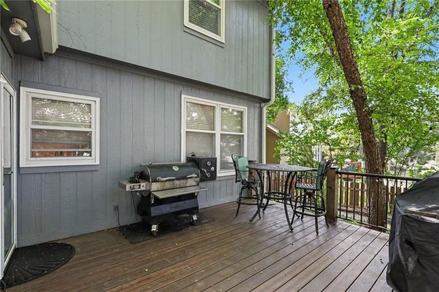 5304 Mullen Road, Shawnee, KS 66216