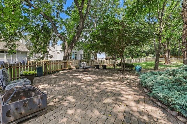 5304 Mullen Road, Shawnee, KS 66216