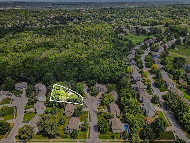 5304 Mullen Road, Shawnee, KS 66216