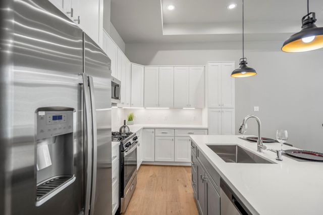 5233 Hillman Street B, Houston, TX 77023