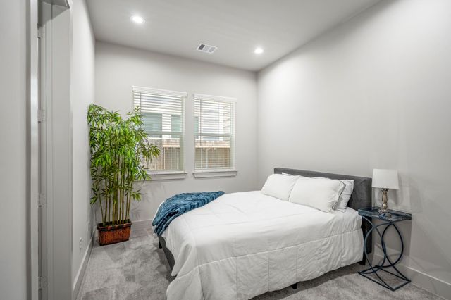 5233 Hillman Street B, Houston, TX 77023