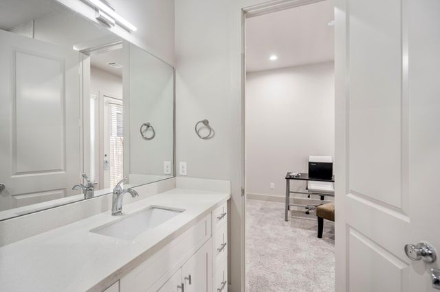 5233 Hillman Street B, Houston, TX 77023