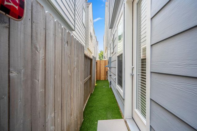 5233 Hillman Street B, Houston, TX 77023