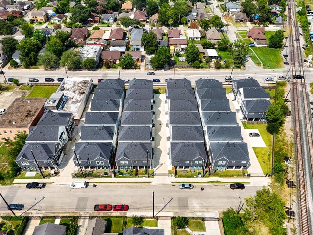 5233 Hillman Street B, Houston, TX 77023