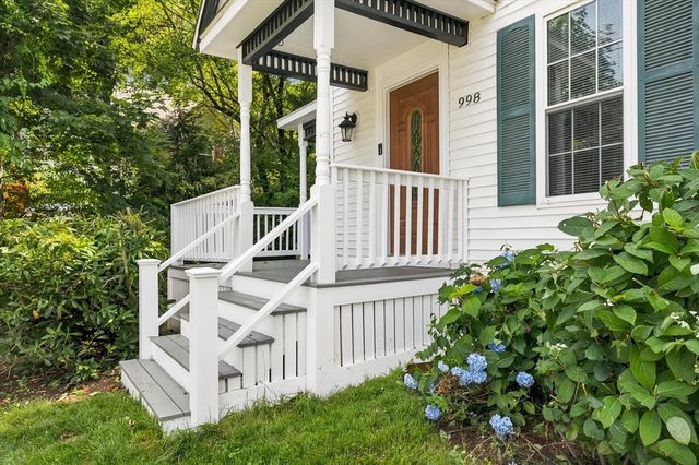998 Boston Rd, Haverhill, MA 01835