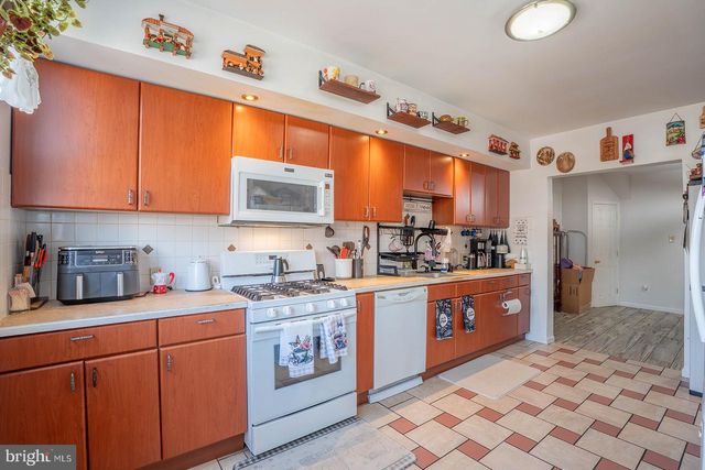 4037 E ROOSEVELT BLVD, Philadelphia, PA 19124
