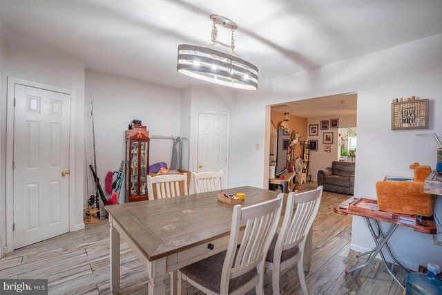 4037 E ROOSEVELT BLVD, Philadelphia, PA 19124