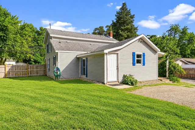 413 W Broad Street, Linden, MI 48451