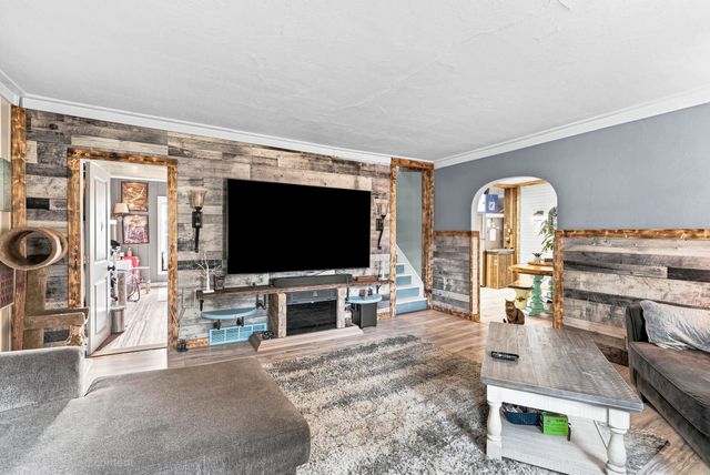 413 W Broad Street, Linden, MI 48451