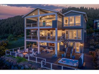54150 S BEACH Rd, Neskowin, OR 97149