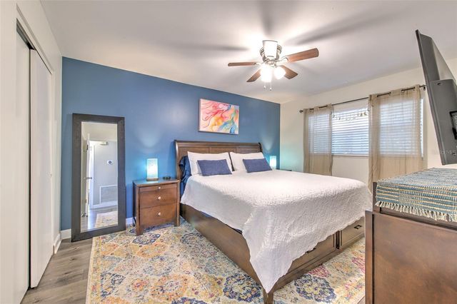 4502 W PEARL AVENUE, Tampa, FL 33611