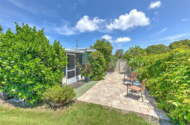 4502 W PEARL AVENUE, Tampa, FL 33611