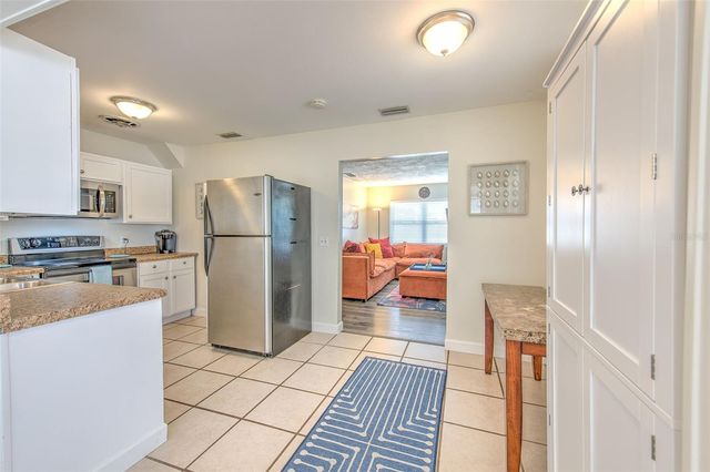 4502 W PEARL AVENUE, Tampa, FL 33611