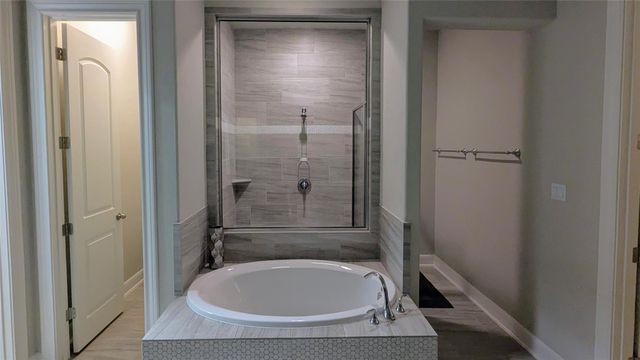 467 Jacksdaw DR, Austin, TX 78737