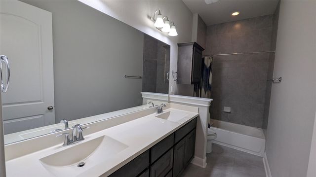 467 Jacksdaw DR, Austin, TX 78737