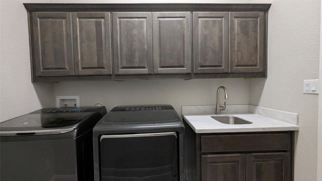 467 Jacksdaw DR, Austin, TX 78737