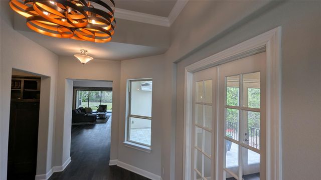 467 Jacksdaw DR, Austin, TX 78737