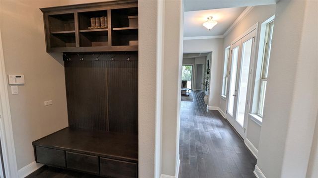 467 Jacksdaw DR, Austin, TX 78737