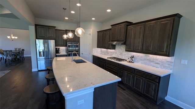 467 Jacksdaw DR, Austin, TX 78737