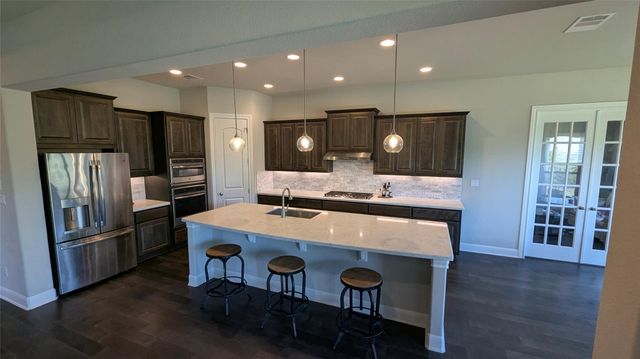 467 Jacksdaw DR, Austin, TX 78737