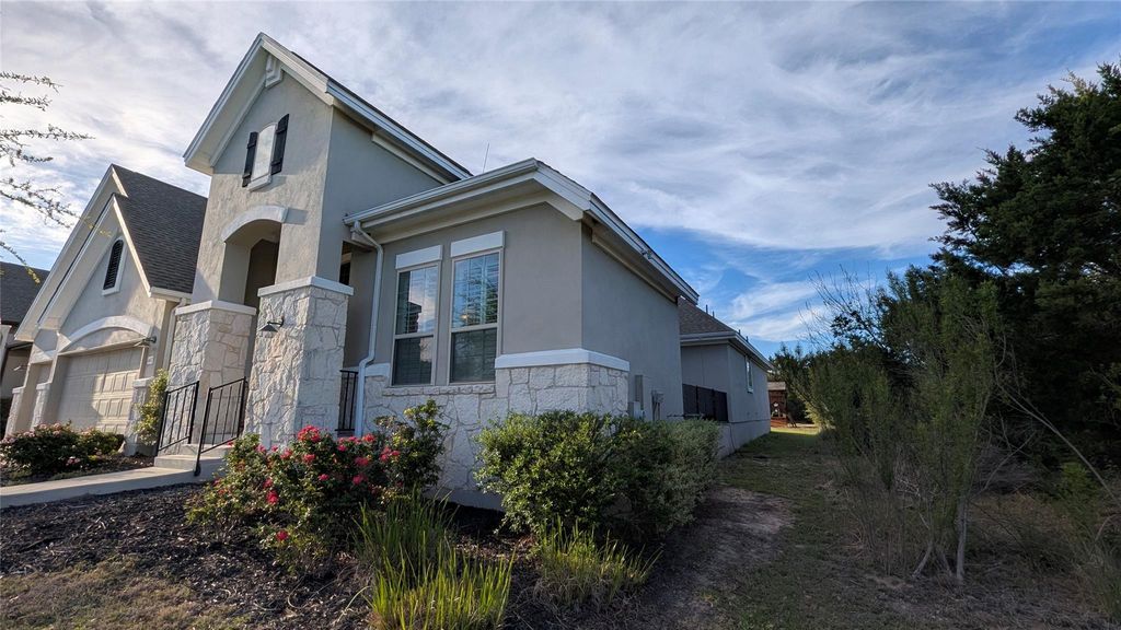 467 Jacksdaw DR, Austin, TX 78737