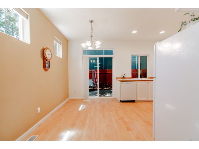 401 Ne 55TH Ave, Hillsboro, OR 97124