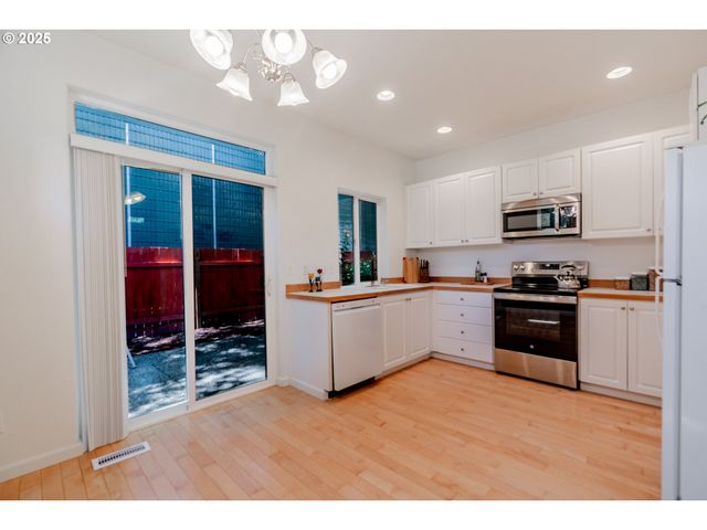 401 Ne 55TH Ave, Hillsboro, OR 97124