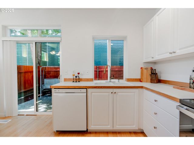 401 Ne 55TH Ave, Hillsboro, OR 97124
