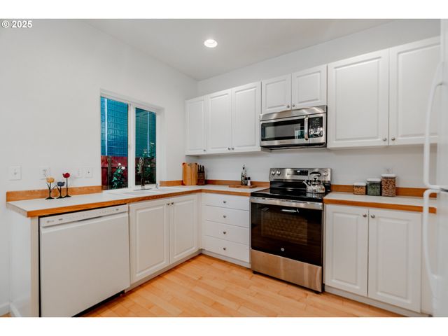 401 Ne 55TH Ave, Hillsboro, OR 97124