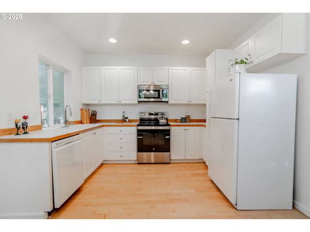 401 Ne 55TH Ave, Hillsboro, OR 97124