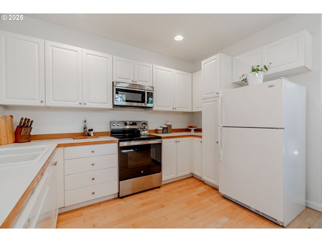 401 Ne 55TH Ave, Hillsboro, OR 97124