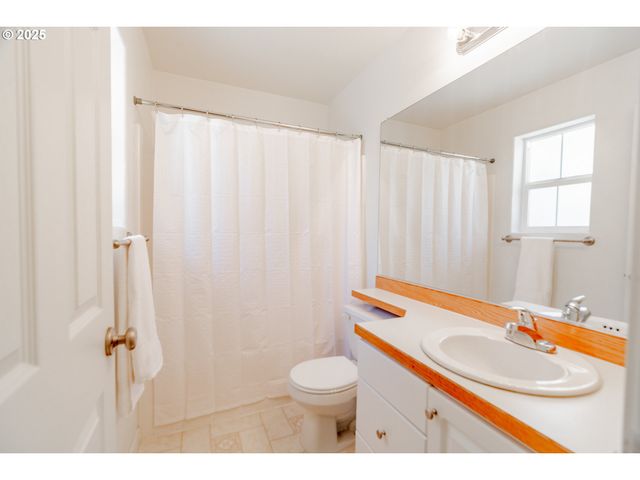 401 Ne 55TH Ave, Hillsboro, OR 97124