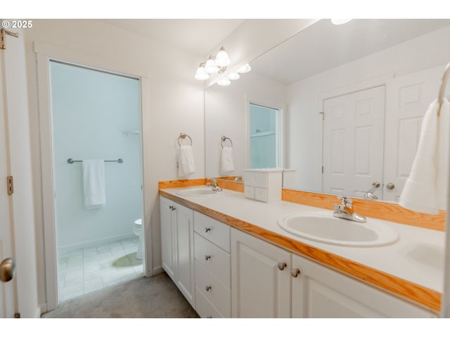 401 Ne 55TH Ave, Hillsboro, OR 97124