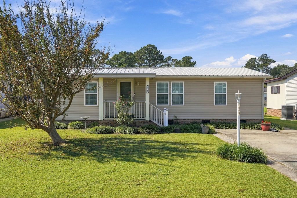 123 Queens Rd., Little River, SC 29566 — exterior
