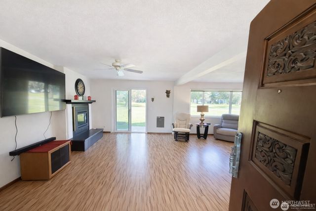 198 Octopus Avenue NE, Ocean Shores, WA 98569