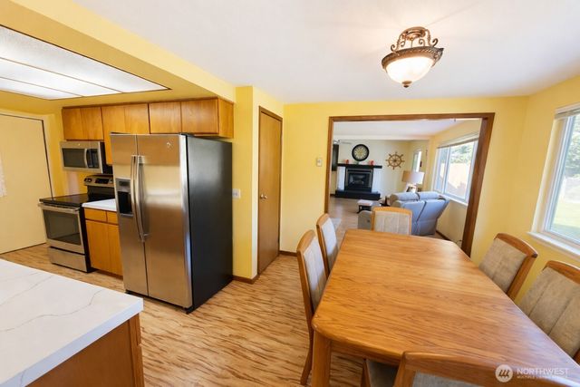 198 Octopus Avenue NE, Ocean Shores, WA 98569