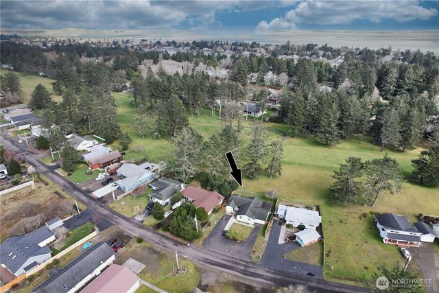 198 Octopus Avenue NE, Ocean Shores, WA 98569