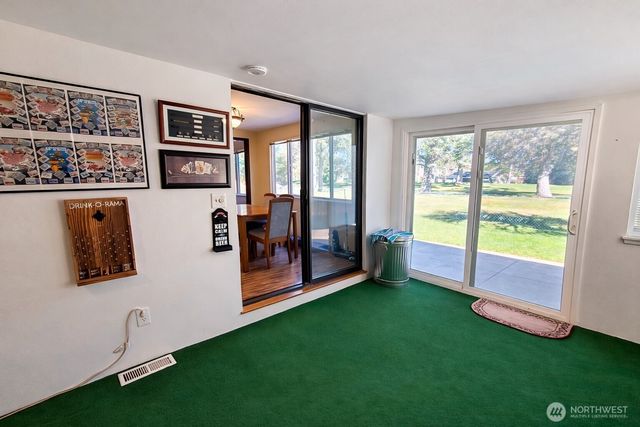 198 Octopus Avenue NE, Ocean Shores, WA 98569