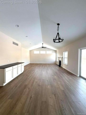 1306 Blue Ridge Parkway, White Lake Charter Township, MI 48383