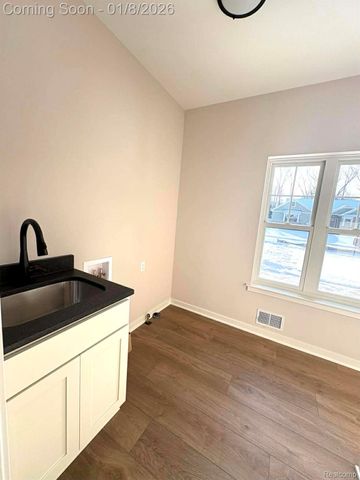 1306 Blue Ridge Parkway, White Lake Charter Township, MI 48383