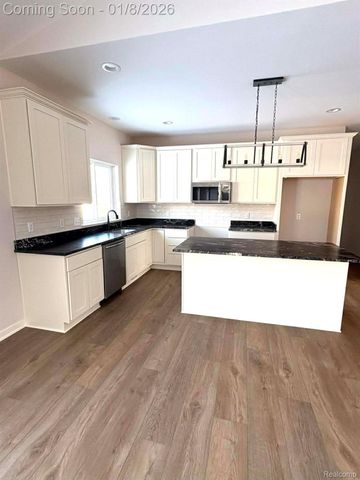 1306 Blue Ridge Parkway, White Lake Charter Township, MI 48383