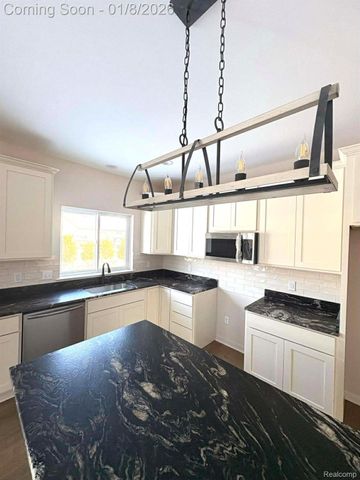 1306 Blue Ridge Parkway, White Lake Charter Township, MI 48383