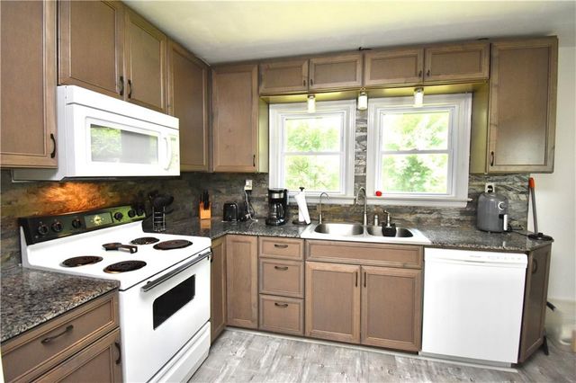 3105 B Highway, Liberty, MO 64068