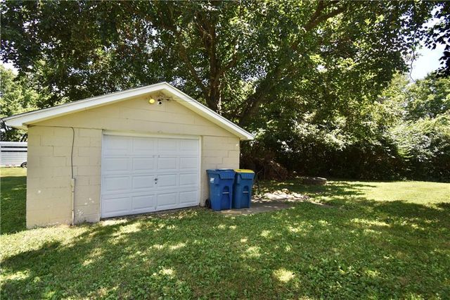 3105 B Highway, Liberty, MO 64068